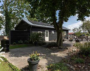 Moderne keuken in vakantiehuis FR451, Bantega, Friesland met complete uitrusting.