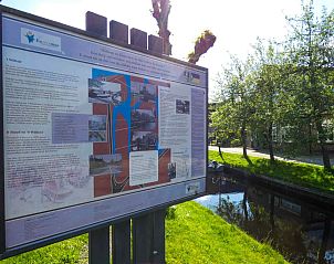 Sereen landschap rondom vakantiehuis FR417 in Eastermar, Friesland met landelijke charme.