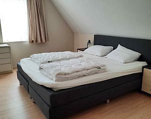 Zitruimte in slaapkamer van vakantiehuis FR092, Garyp, Friesland.