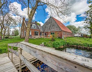 Verblijf 2613601 • Vakantiewoning Het Friese platteland • Boerderij uit 1866 in Friesland 