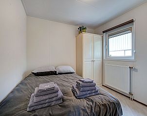 Guest house 2613609 - Chalet Het Friese platteland - Knus chalet in Friesland met hottub