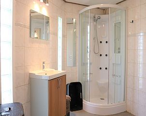 Guest house 2613609 - Chalet Het Friese platteland - Knus chalet in Friesland met hottub
