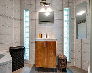 Guest house 2613609 - Chalet Het Friese platteland - Knus chalet in Friesland met hottub