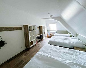 Moderne badkamer in vakantiehuis FR1013 op het Friese platteland in Lollum.