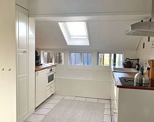 Moderne keuken in Huisje in Longa, Friesland, met alle gemakken voorzien.