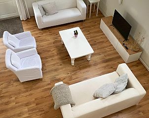 Lichte slaapkamer in vakantiehuis FR436, Longa, met een comfortabel bed en veel daglicht.