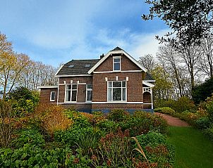 Vacation home FR529 in Hommerts, Friesland, surrounded by lush nature in the Frisian countryside.