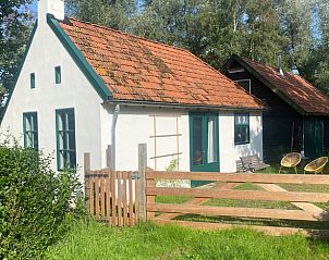 Verblijf 2616101 • Vakantiewoning Het Friese platteland • Huisje in Spanga 