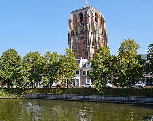 Historische toren in Friesland, een bezienswaardigheid nabij Vakantiehuisje in Weidum.