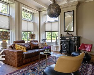 Zonnige keuken met openslaande deuren naar terras in FR411 vakantiehuis, Oudeschoot.