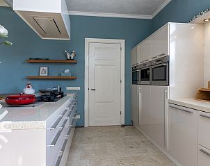 Veilig traphekje in FR411 vakantiehuis, Oudeschoot, gezinsvriendelijk verblijf.