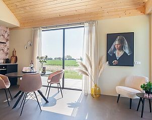 Zithoek met uitzicht in Huisje in Slappeterp, vakantiehuis in Slappeterp, Friesland.