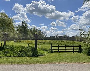 Luchtfoto van het landschap rondom Vakantiehuis in De Tike, gelegen in Friesland.