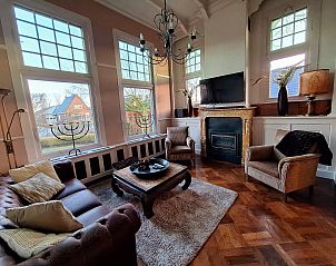 Ruime keuken met eetbar in vakantiehuis FR020, Sint Jacobiparochie, Friesland.