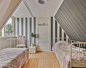 Moderne keuken in FR478 vakantiehuis Boksum, Friesland, volledig ingericht voor comfort op het Friese platteland.