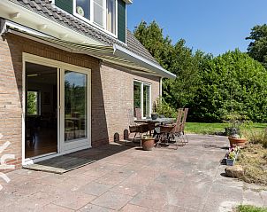 Historische gebouwen in de omgeving van vakantiehuis FR115, Friesland.