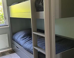 Comfortabele stapelbedden in kinderkamer van Vakantiehuis in Noardburgum, Friesland.