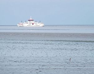Veerboot op de Waddenzee, dichtbij Vakantiehuis in Jannum, Friesland.
