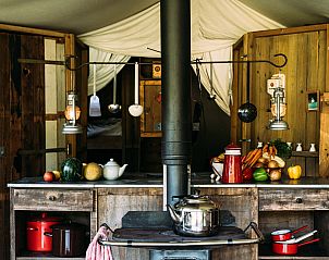 Verblijf 268408 - Tenthuis Het Friese platteland - Tenthuisje met warme privédouche naast de tent met Hottub