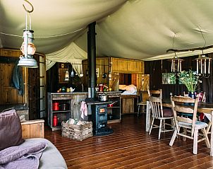 Verblijf 268408 - Tenthuis Het Friese platteland - Tenthuisje met warme privédouche naast de tent met Hottub