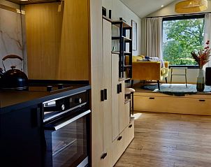 Open keuken en leefruimte in Vakantiehuis in Jelsum, Friesland.