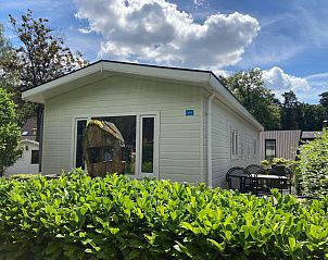 Vooraanzicht van Chalet in Arnhem, vakantiehuis in Rivierengebied, Gelderland.