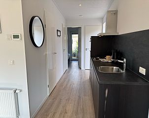 Praktische keuken in Chalet in Arnhem, perfect voor een vakantie in Gelderland.