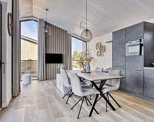 Stijlvolle eetruimte in Vrijstaande woning in Kerkdriel, vakantiehuis in het Rivierengebied van Gelderland