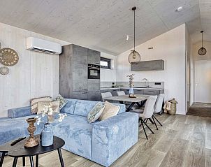 Gezellige woonkamer in Vrijstaande woning in Kerkdriel met moderne inrichting, Gelderland