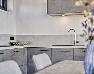 Keuken met eetruimte in Vrijstaande woning in Kerkdriel, gelegen in het Rivierengebied van Gelderland