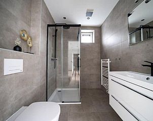 Priv sauna in Vakantiehuis Pavilion l'etage 10, Kerkdriel, voor ultieme ontspanning.