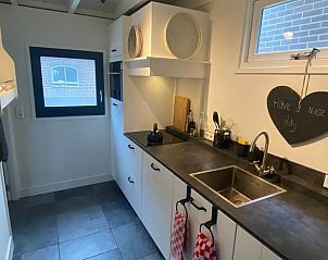 Vakantiehuisje in Buren, volledig uitgeruste keuken in het Rivierengebied van Gelderland.