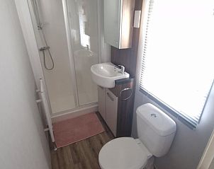 Badkamer in Vakantiehuis in Wolfheze, moderne faciliteiten in Gelderland.