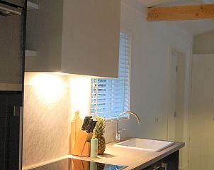 Moderne keuken in Vakantiehuis in Dreumel, ideaal voor koken, Rivierengebied, Gelderland.