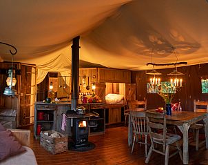 Verblijf 286417 • Tenthuis Rivierengebied • Tenthuisje met warme privédouche in de tent 