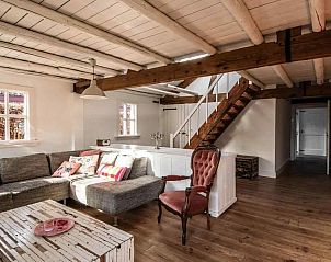 Luchtfoto van tuin met zitplaatsen bij DG1294, Bemmel, Rivierengebied.