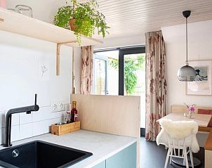 Guest house 287103 - Bed and Breakfast Rivierengebied - Huisje in Maasbommel