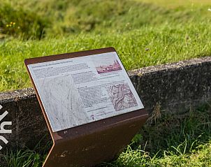 Uitgestrekte natuur rondom vakantiehuis DG1743 in Toldijk, Gelderland met wandelpaden en velden.
