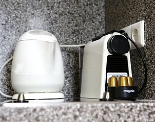 Moderne keukenapparatuur in Vakantiehuis in Angerlo, Gelderland voor ultiem kookgemak.