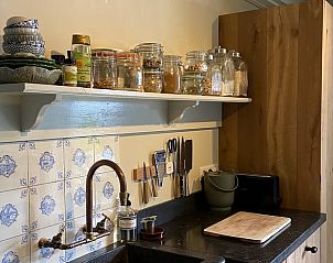 Praktische keukenopslag in vakantiehuisje in Neerijnen, ideaal voor een comfortabel verblijf in Gelderland.