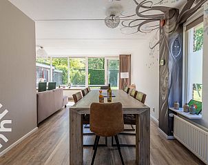 Terras bij DG238 vakantiehuis Winterswijk Achterhoek voor ontspannen buiten dineren.