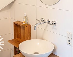 Douchekop in de badkamer van DG993, vakantiehuis Winterswijk, Gelderland.