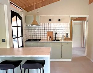 Offene Kche und Essbereich in Cottage in Winterswijk, Ferienhaus in der natrlichen Umgebung von Achterhoek, Gelderland.