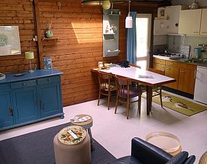 Gezellige binnenruimte van Vakantiehuisje in Winterswijk, Achterhoek. Perfect vakantiehuis in Gelderland met knusse keuken en eetruimte.