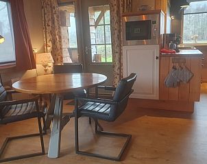Eethoek en keuken in Huisje in Barchem, vakantieaccommodatie in Achterhoek, Gelderland.