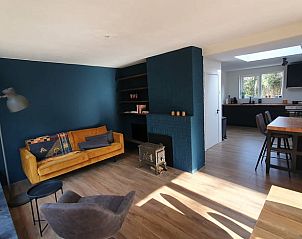 Ruime woonkamer in Vakantiehuis in Barchem, Achterhoek, Gelderland met open keuken en veel licht.