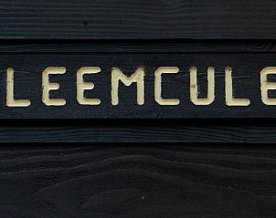 Ingang met bord Leemcule bij Vakantiehuis in Rekken, gelegen in de rustige Achterhoek, Gelderland.