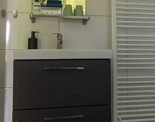 Badkamermeubel in Vakantiehuis in Rekken, strak en functioneel in de Achterhoek, Gelderland.