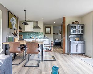 Sauna omringd door natuur bij vakantiehuis DG411 in Heelweg, Achterhoek.