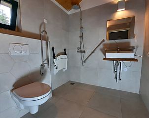 Ruime badkamer in Vakantiehuisje in Zelhem, met moderne voorzieningen, Achterhoek.